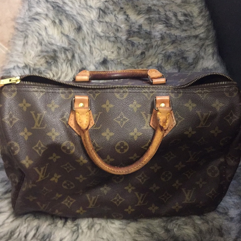 Authentic Louis Vuitton Speedy 35